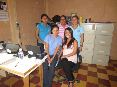 NSU College of Pharmacy alumna Laura Chan, Pharm.D. joined by members of her clinic staff in Honduras