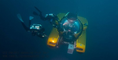 Triton sub and divers